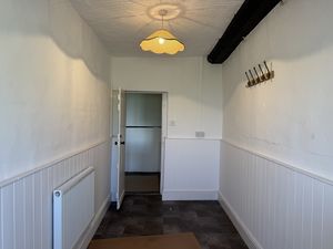 Entrance Hallway- click for photo gallery